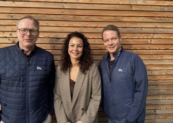 Juliane Randhahn und die Fix Auto Betriebsberater Christoph Rosemeier und Johannes Krekel