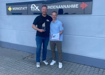 Stefan Reich und Roy de Lange halten Vertrag und 5-Jahres-Award