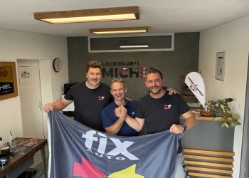 Felix Dutschke, Roy de Lange und Toni Michel nach der Vertragsunterschrift